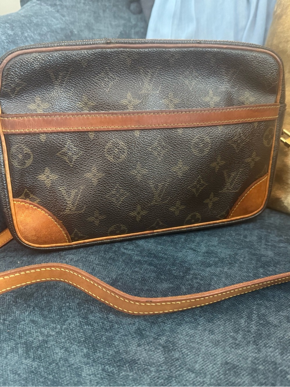 Authentic Louis Vuitton Trocadero 27